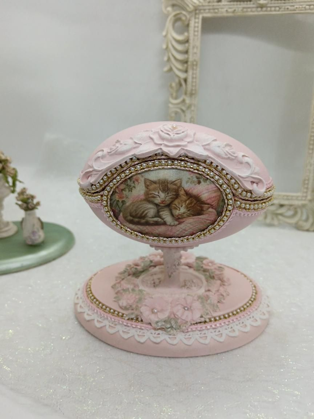 Sleepy kittens pink Goose egg trinket Box 