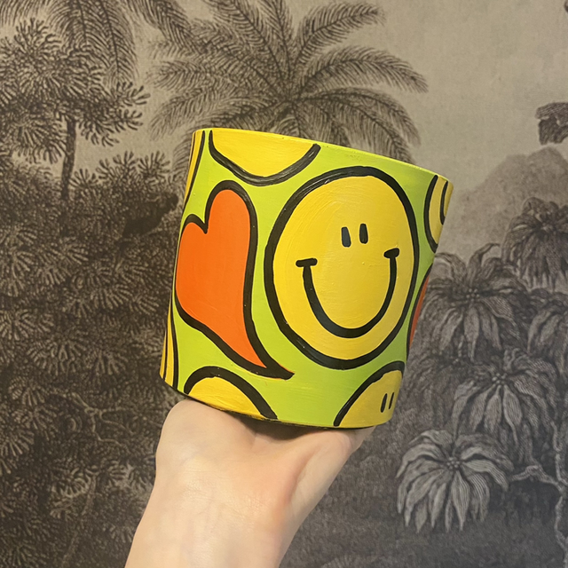 Medium Green Smiley Pot (with hearts)