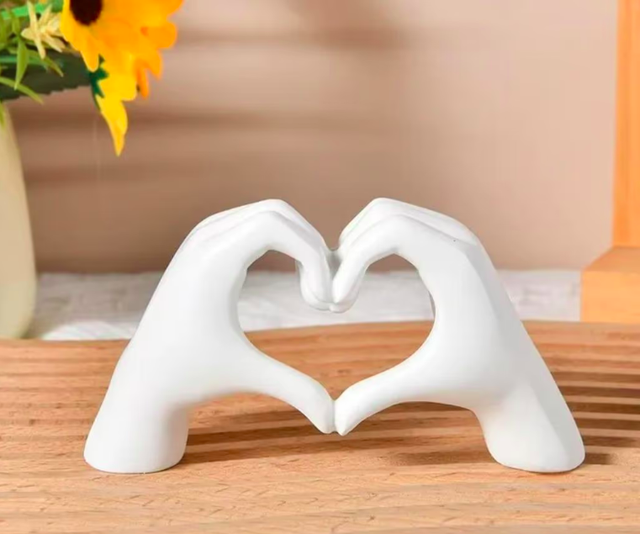 Prachtig decoratie beeldje Hart handgebaar (13cm) wit