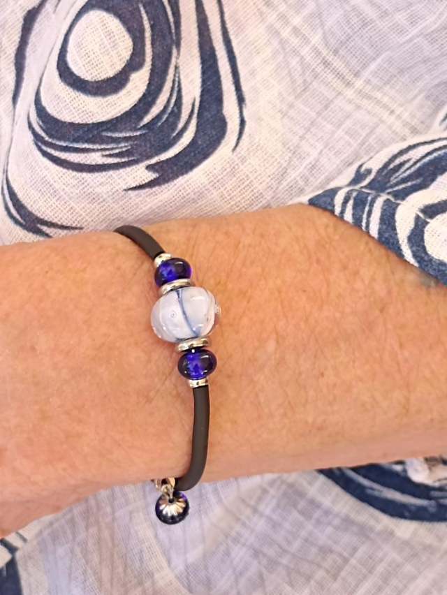Bracelet en verre bleu