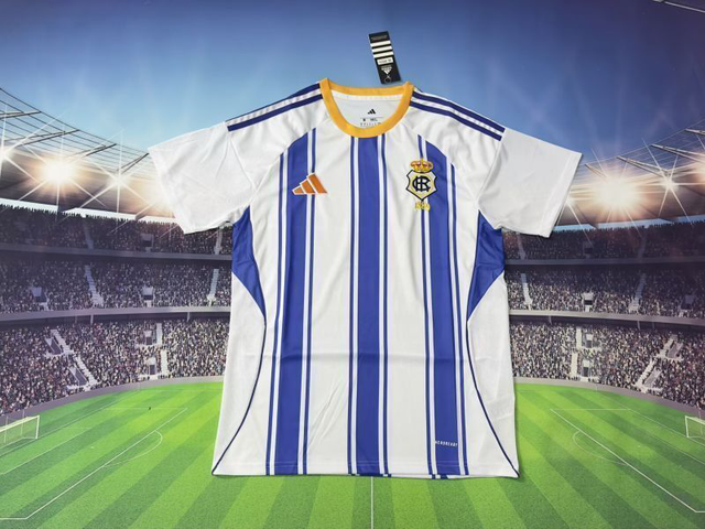 Primera equipación recreativo de Huelva 25, 26