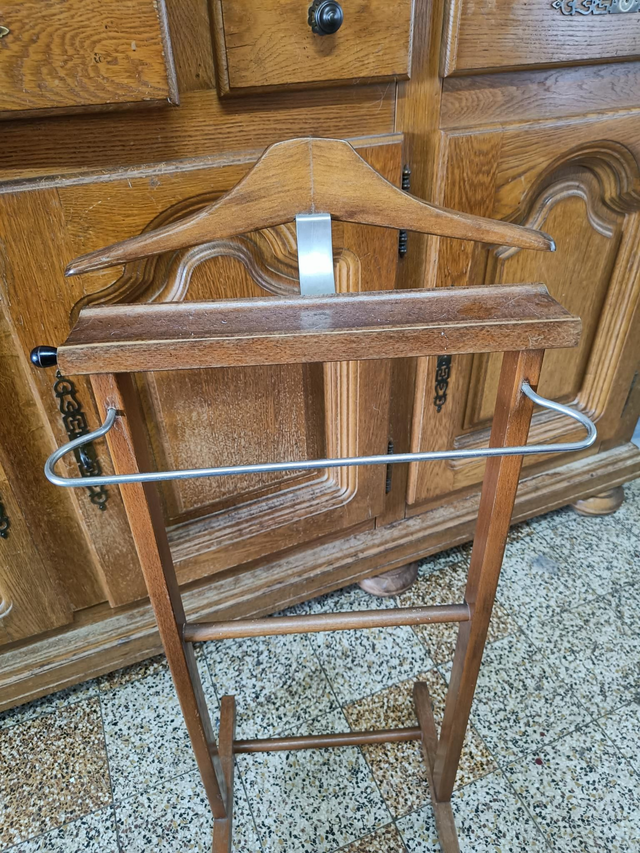 Valet de chambre en noyer 
