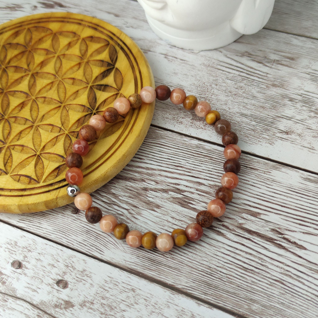 Bracelet lithothérapie &quot;Pierre de Soleil et Bois&quot;