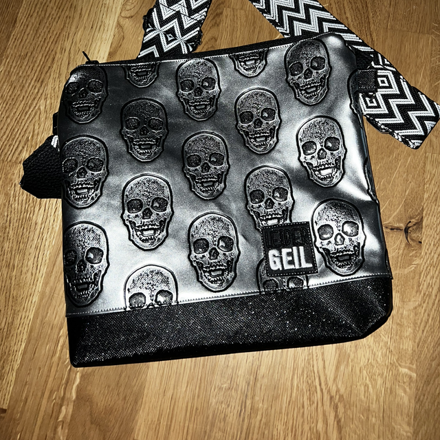 Handmade Tasche Totenkopf