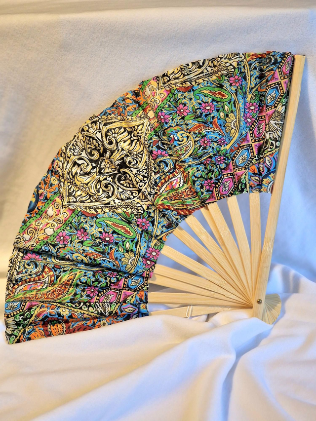 Éventail multicolore 