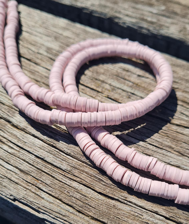 Perles heishi en perles polymère (Fimo) 6mm rose-pâle