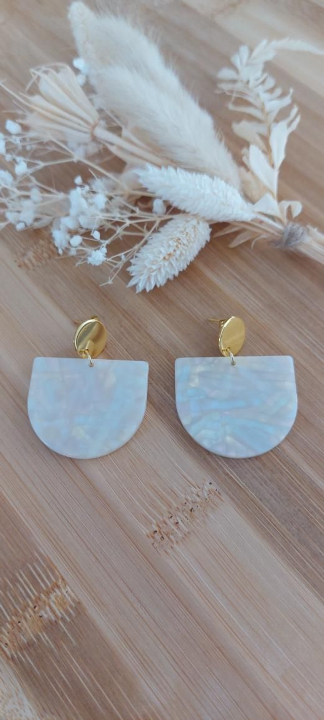 Boucles d'oreilles crème nacré 