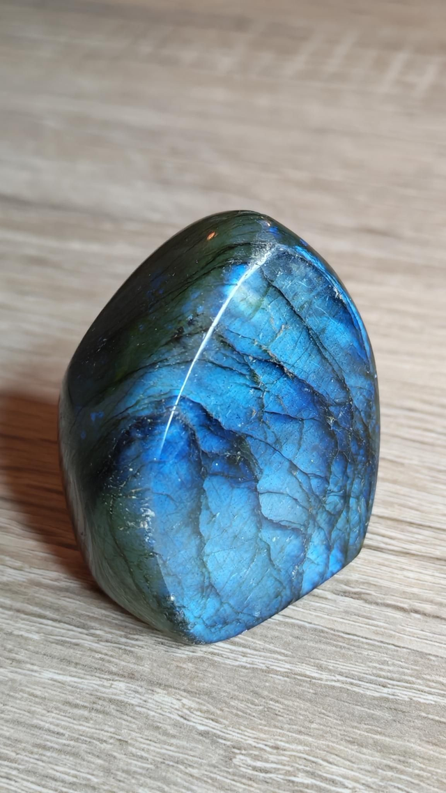 Labradorite polie 