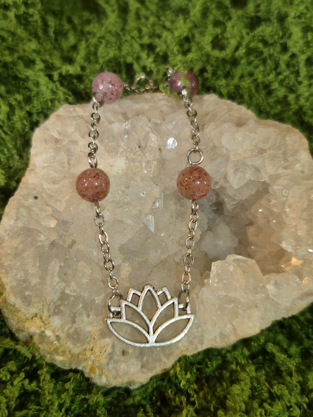 Lotus Radieux – Quartz Fraise – Collection Charme Magique