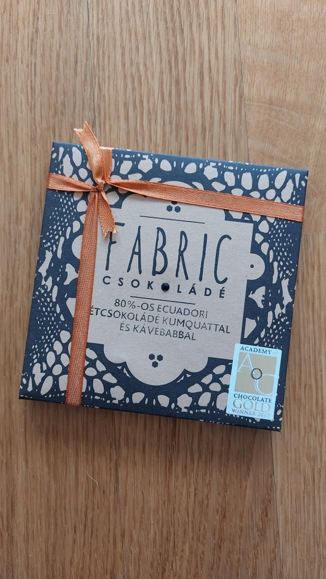 Fabric 80% dark Ecuador with coffee &amp; candied kumquat