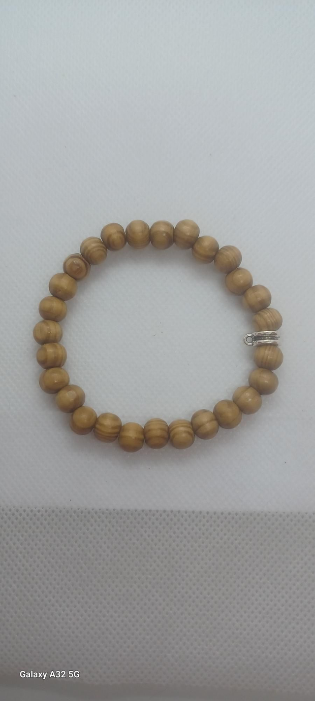 Bracelet en bois Tibétain. (Arbre de Santal). 