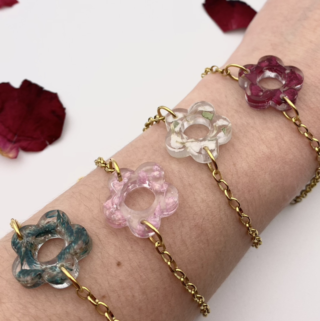 Bracelet bloom broom