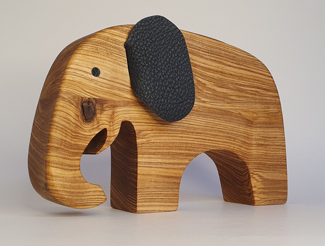 Eléphant décoratif &quot;XXL&quot; en bois de frêne et cuir noir