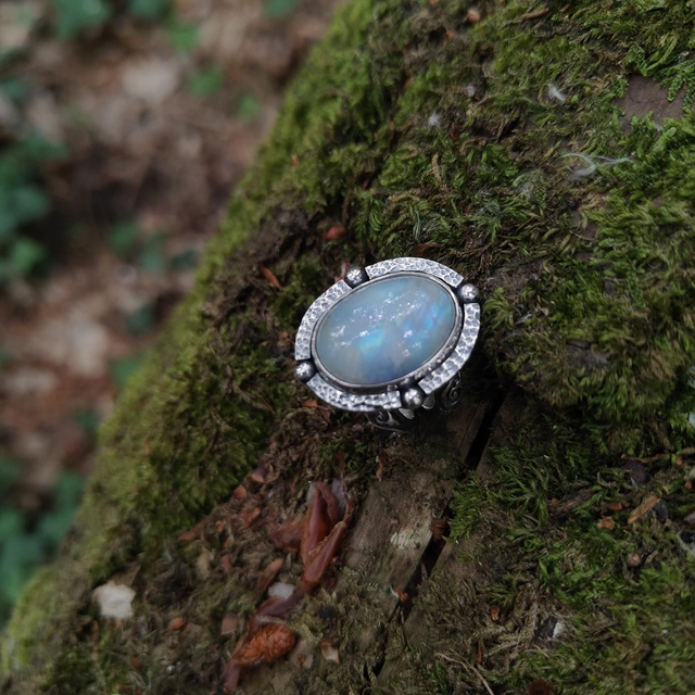 Bague en Argent Massif et Pierre de Lune Arc-en-Ciel