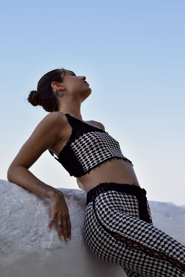 Pantalon blanco y negro