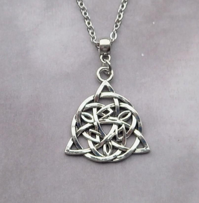 Celtic Triangle Necklace 