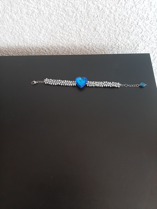 Bracelet cœur saphir bleu  en  perles rocaille argentée ,  acier inoxydable		 		