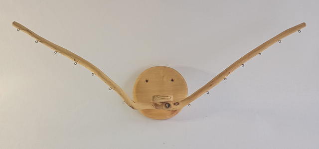 Porte boucles d'oreilles mural sur base en Peuplier - branche Acacia - mini plateau en Bouleau - 14 attaches - L58cm
