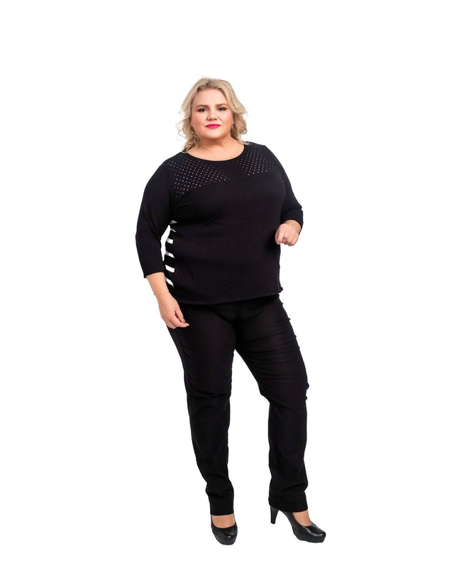 Plus-koon musta-valkoinen neule koko 46