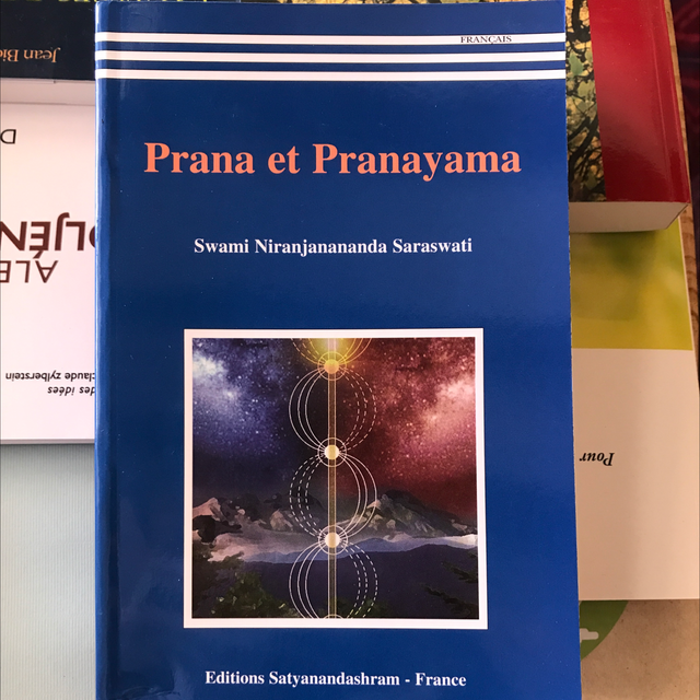 SWAMI NIRANJANANANDA SARASWATI - Prana et Pranayama
