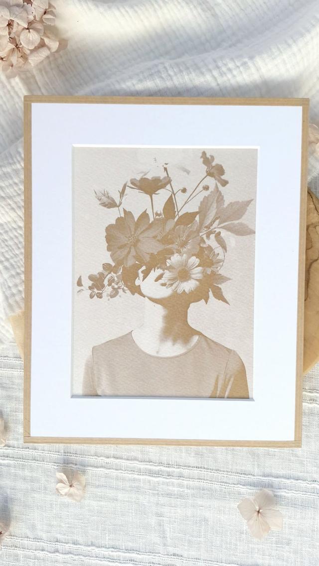 Cyanotype encadré - Femme en fleurs - Illustration Flora