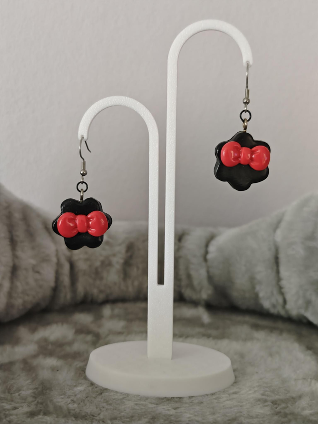 Boucles d'oreilles petits nœuds rouge 