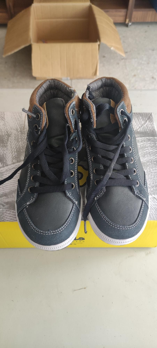 Botas calle n33 nuevas 