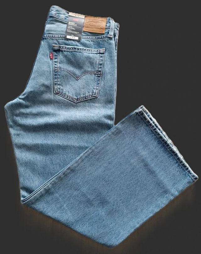 Jean Levi’s Femme – Baggy Bootcut