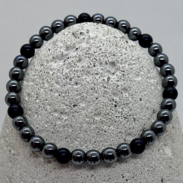 Bracelet hématite & onyx noir mat – rythme puissant et équilibre profond