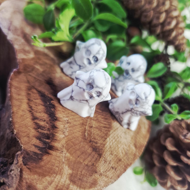 Howlite mini ghost 