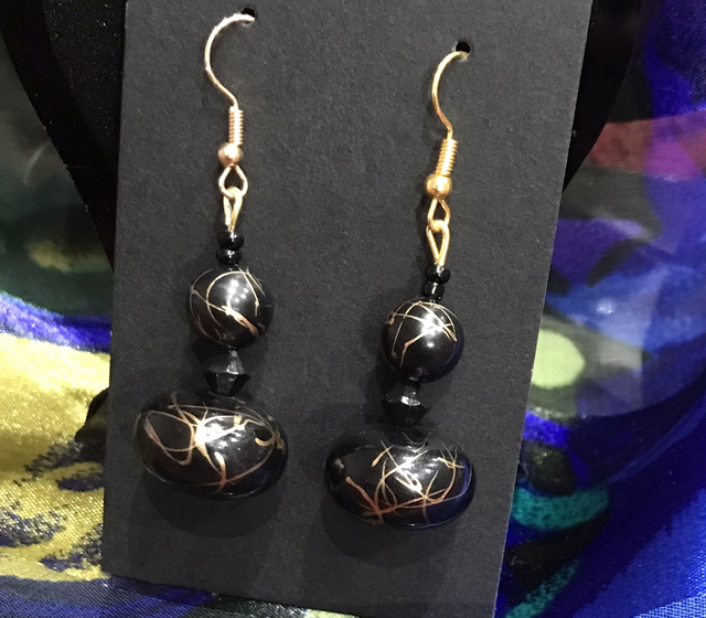 Black Dangling Earrings- BLKD19