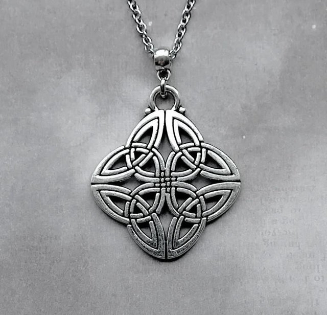 Celtic Knotwork Necklace 