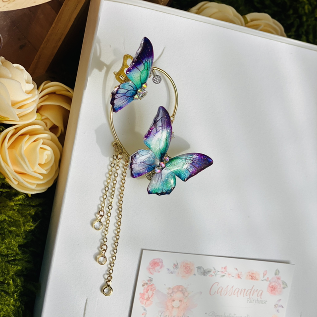 Violet et bleu tour d’oreille 