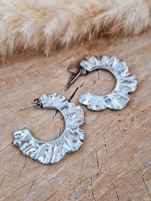 Boucles d'oreilles Créoles fleurs - Modèle argenté