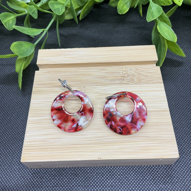 Boucles d'Oreilles Rondes Rouge &amp; Blanc Marbré - Écaille de Tortue
