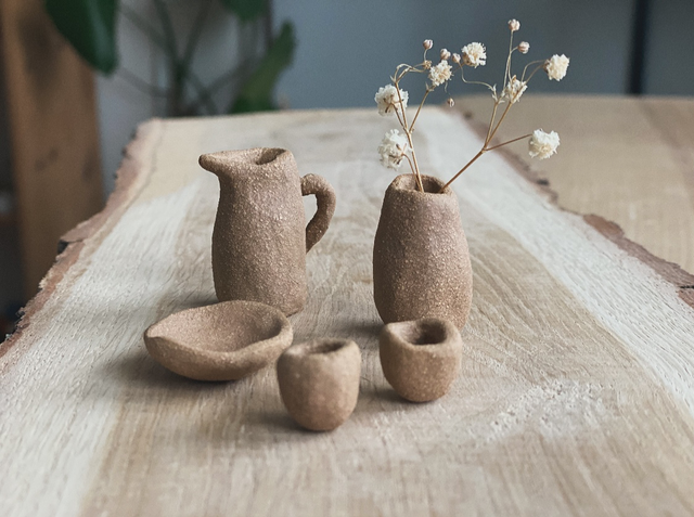 Nukkekodin keramiikka-astiasto