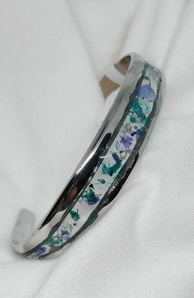 Bracelet jonc Eva coloris bleu 