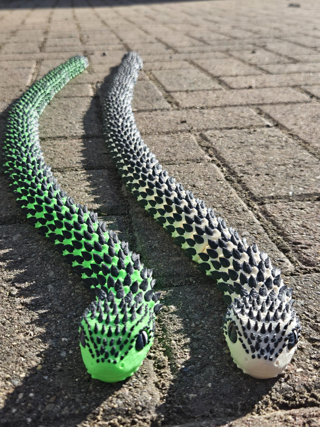 Articulated Spiny bush viper - 85cm long