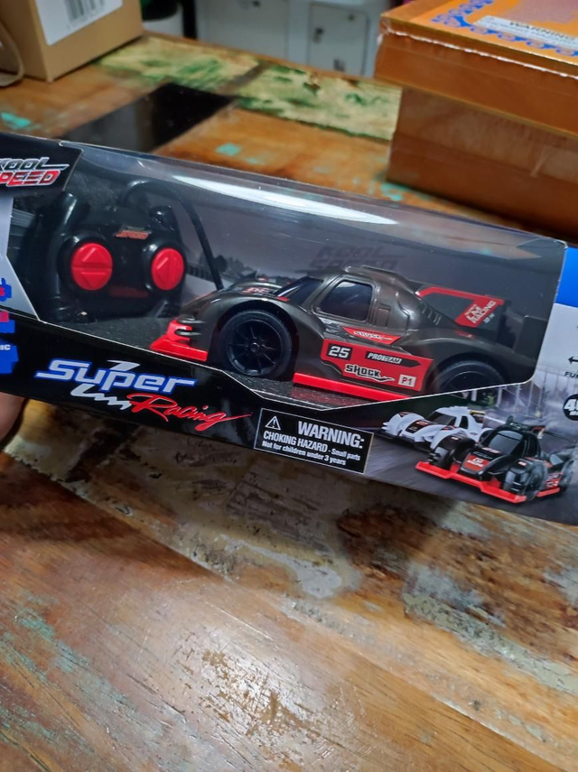 VOITURE TÉLÉCOMMANDÉE 40 MHZ