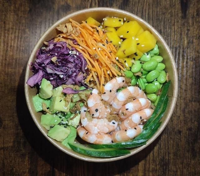 Poke bowl crevette
