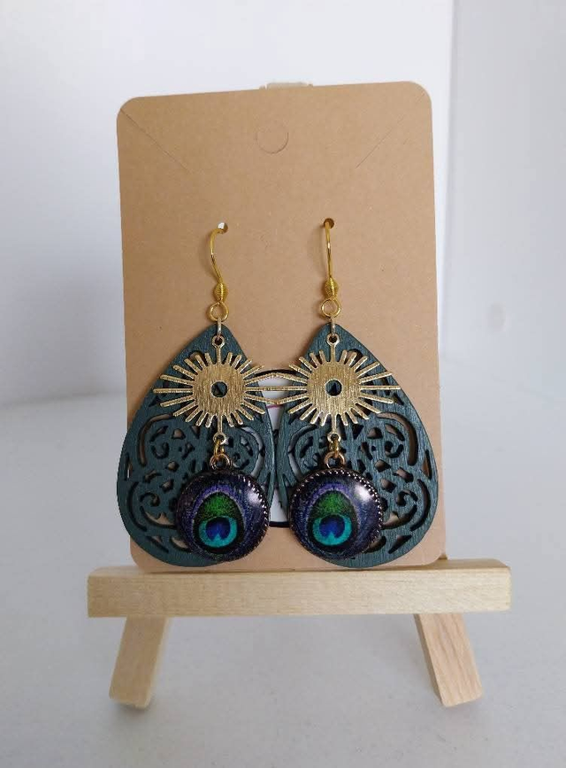 ✨️Boucles d&#039;oreilles bois kaki paon✨️