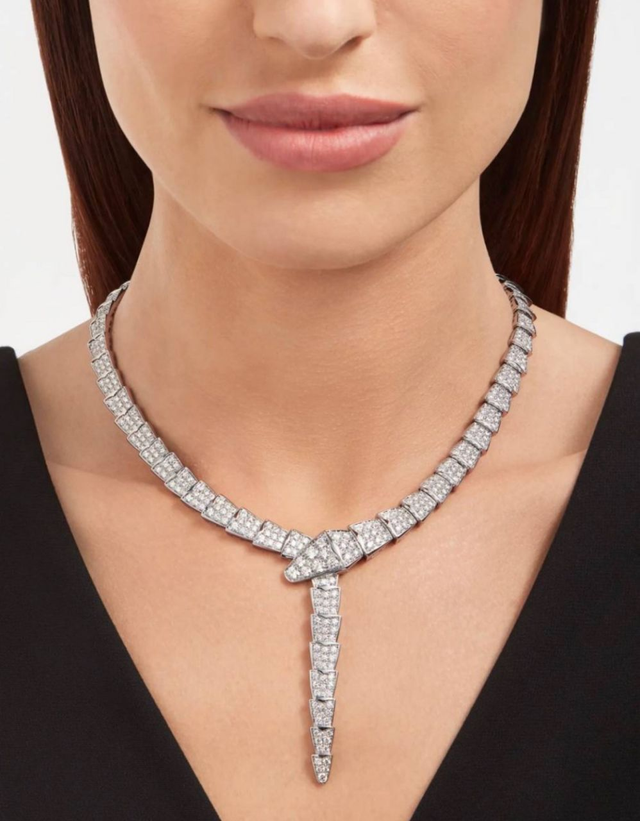 BVLGARI-style luxury necklace
