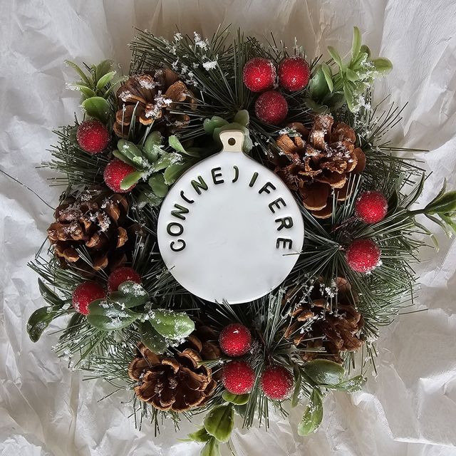Boule de Noël CON(NE)IFERE