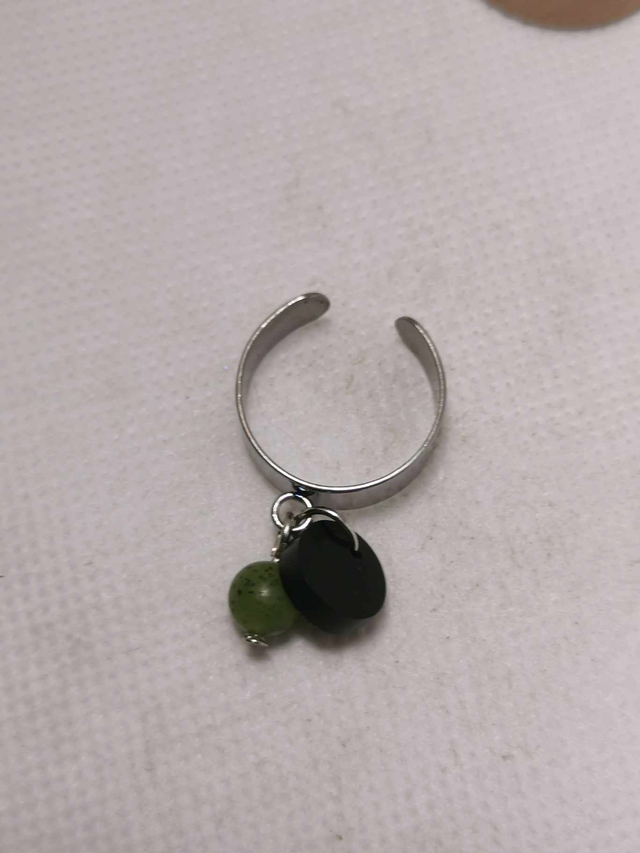 Bague noire et perle aventurine