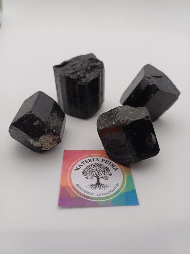 Tourmaline noire (pierre brute)