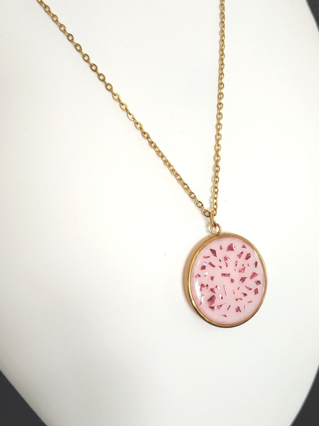 Collier dorée aux paillettes multi-effets rose