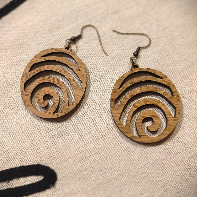E13 – Boucles d'oreilles artisanales en bois inspiration nature LAGOON – Style Bohème