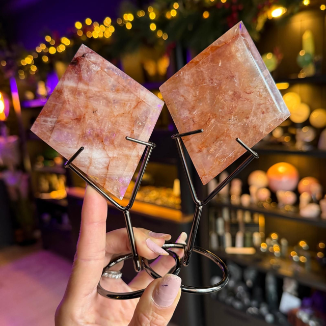 Fire Quartz Diamond on Stand R62H4 / R62H5