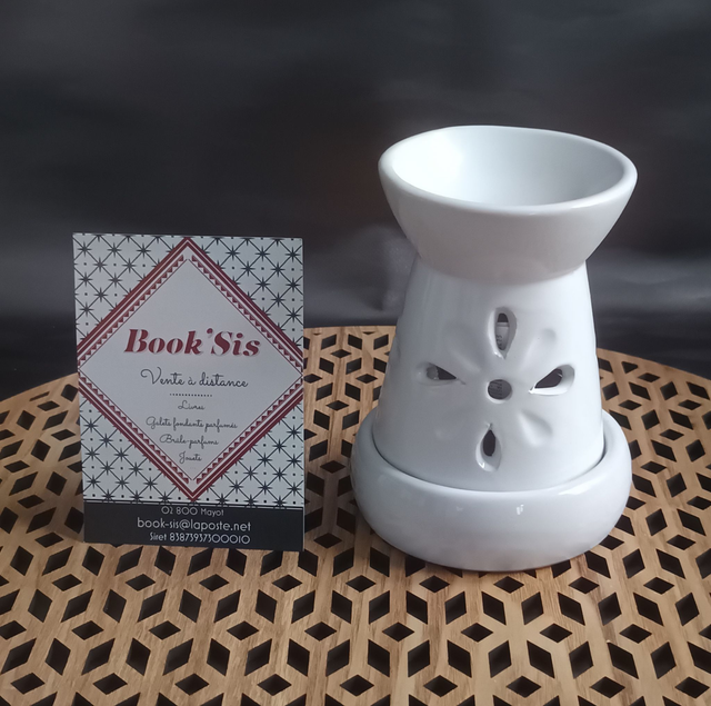 Brûleur " Découpes florales blanc "