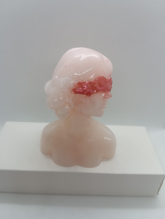 Femme bandeau blanche